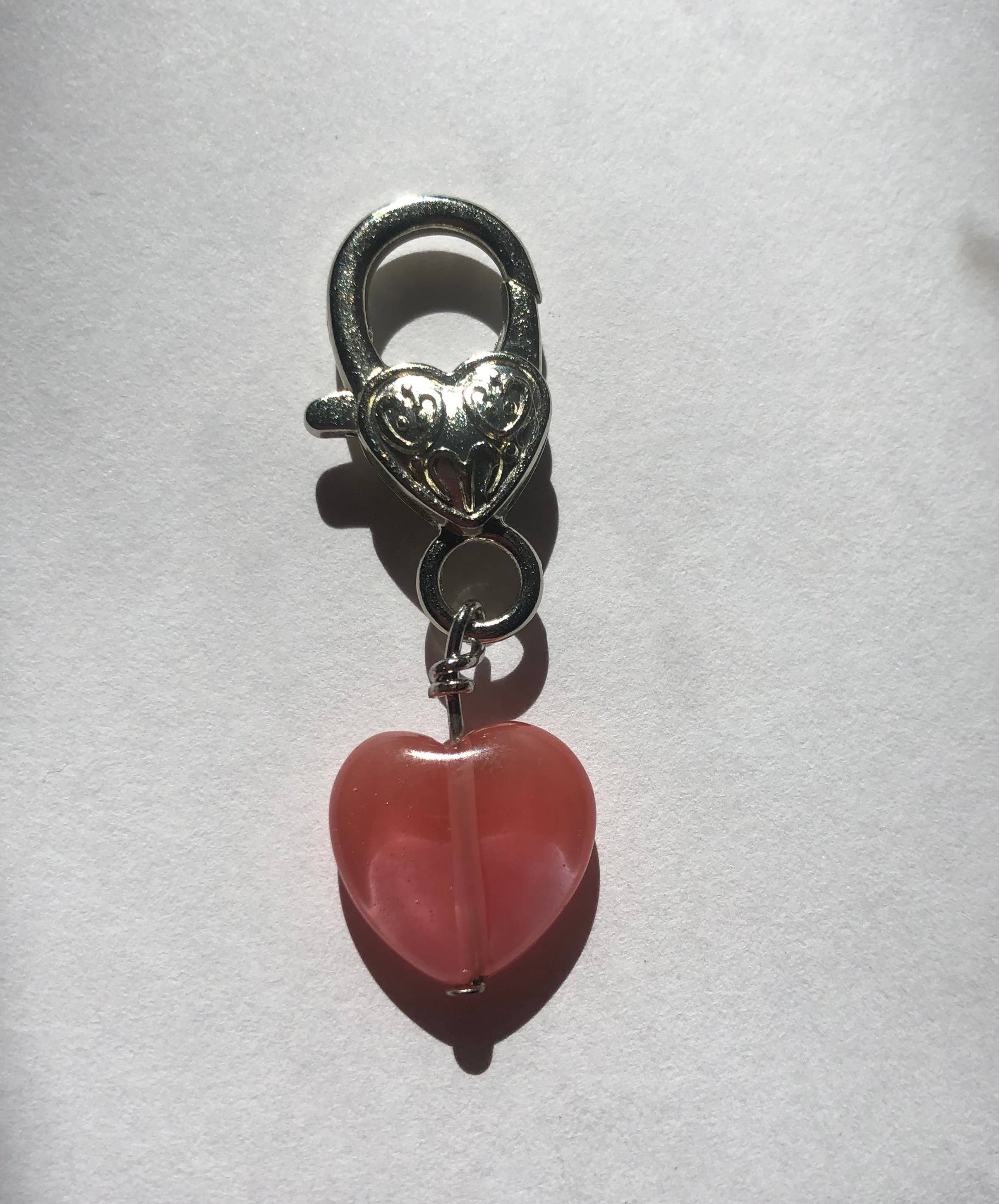 Cherry Quartz Heart Pet Collar Charm – Red Crystal Pet Accessory for Dogs & Cats