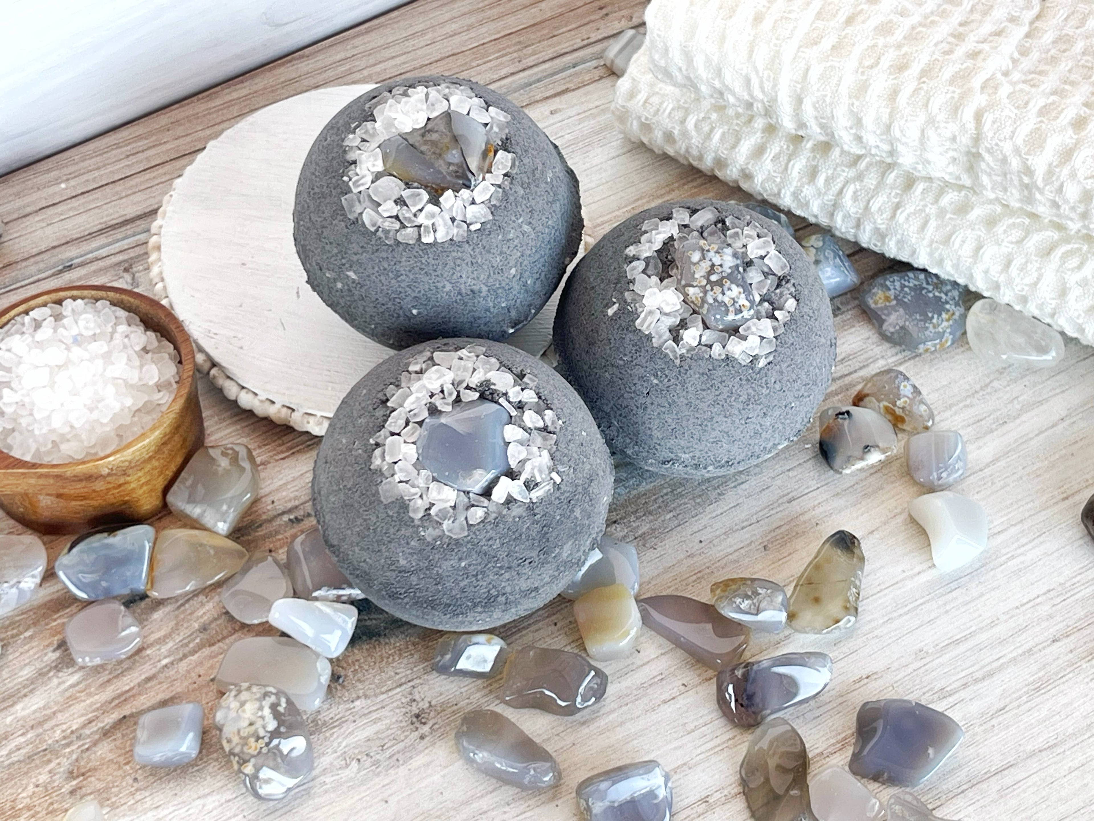Activated Charcoal Bath Bomb with Agate & Sea Salt | Handmade Dye-Free Bath Fizzy